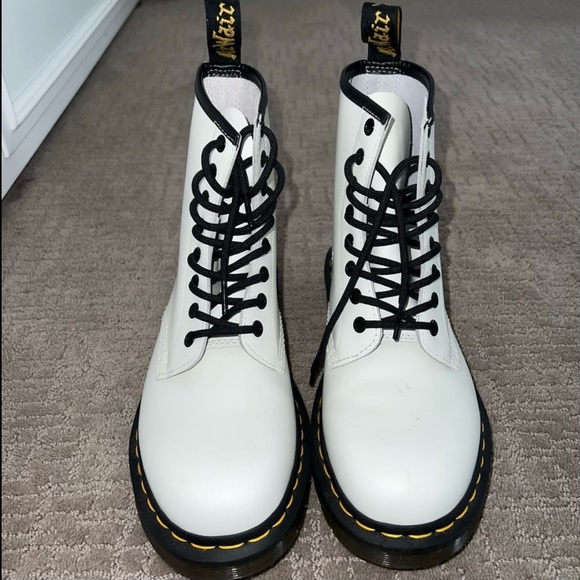 1460 Smooth Leather Lace Up Boots - size W9, M8, practically brand new! - Picture 3 of 8